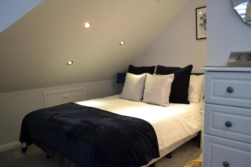 Small Double Room image 2
