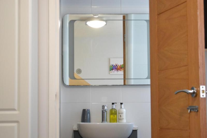 Small Double Room image 2