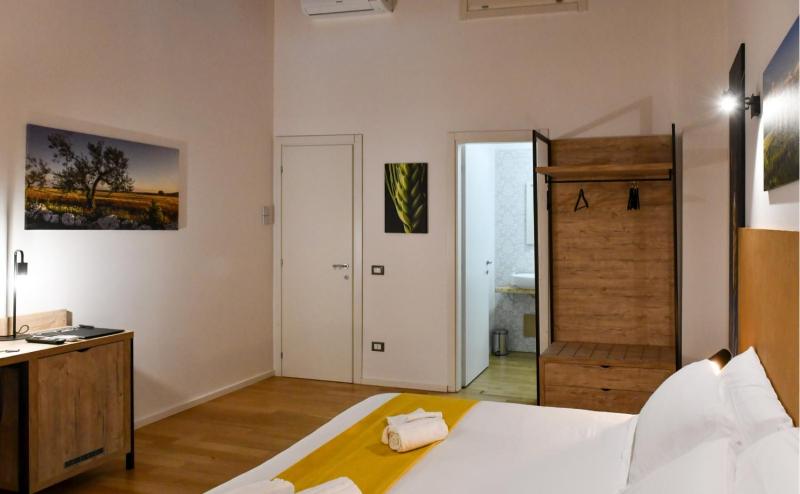 Triple Room with Private Bathroom image 3