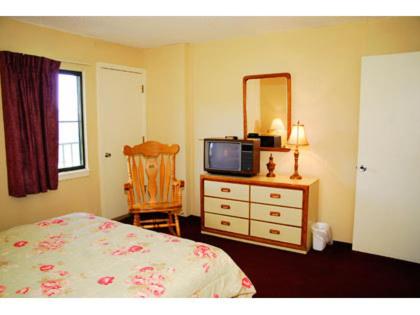 Three-Bedroom Suite image 3