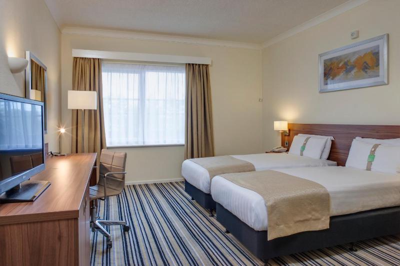 Standard Room with Two Single Beds image 3