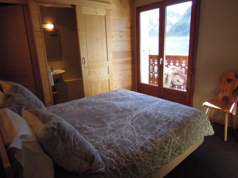 Superior Triple Room with Balcony image 4