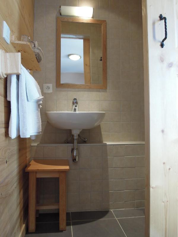 Superior Triple Room with Balcony image 3