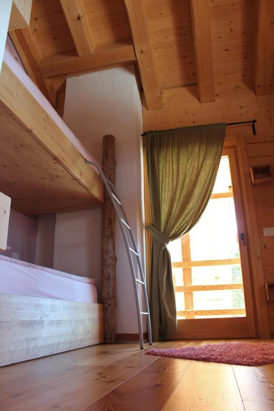 Quadruple Room with Shared Bathroom image 4