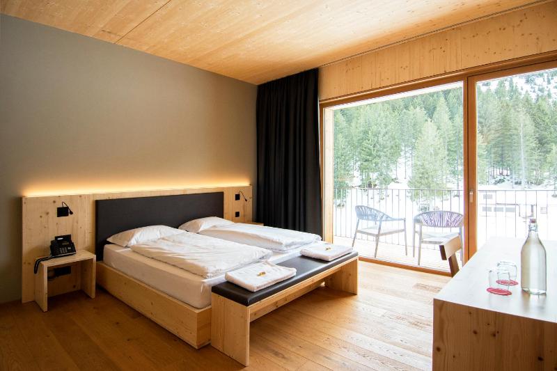 Superior Double Room image 4