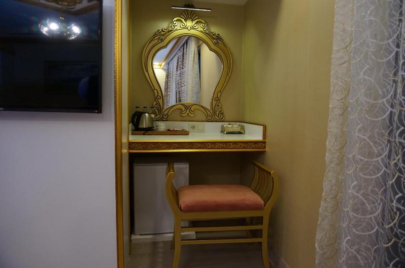 Family Room image 4