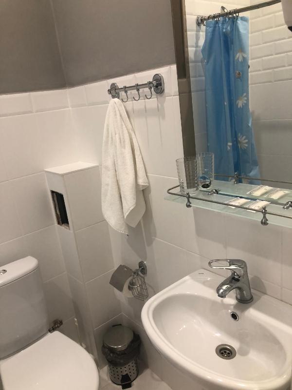 Large Double Room image 3