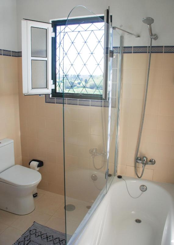Double Room with Private Bathroom image 4