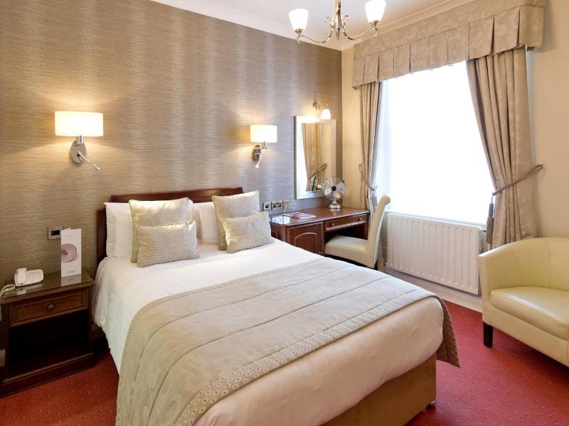 Standard Double Room image 4