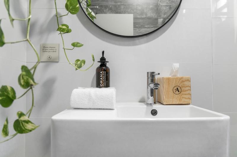 Double Room with Shared Bathroom image 2