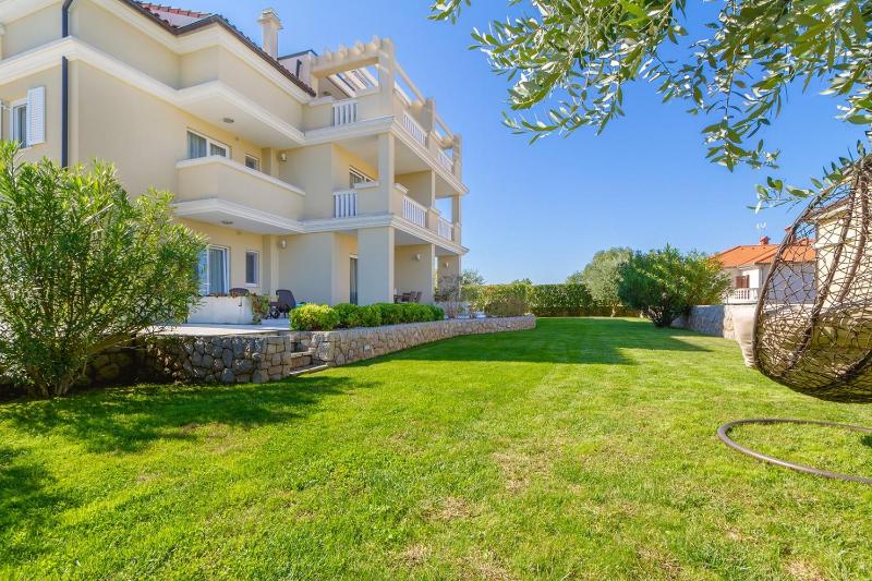 Luxury Apartments Villa Mande - image 17