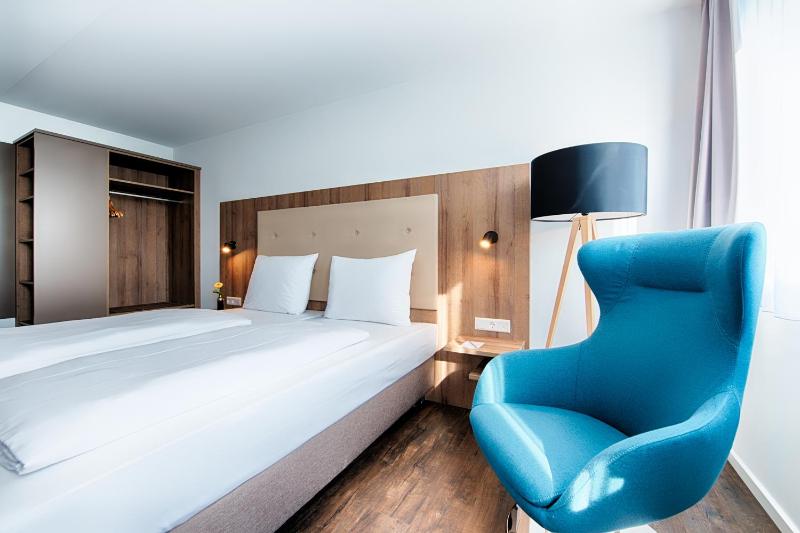 Deluxe Double Room image 4