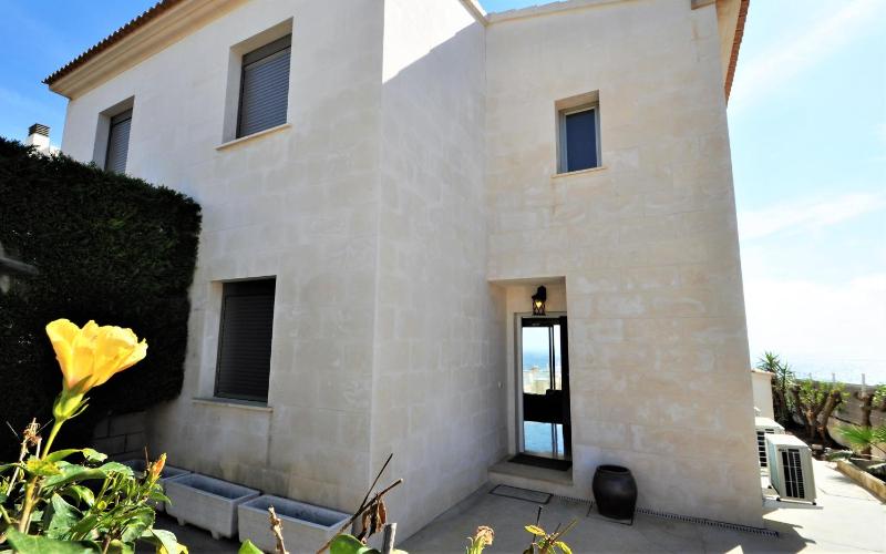 Villa image 1