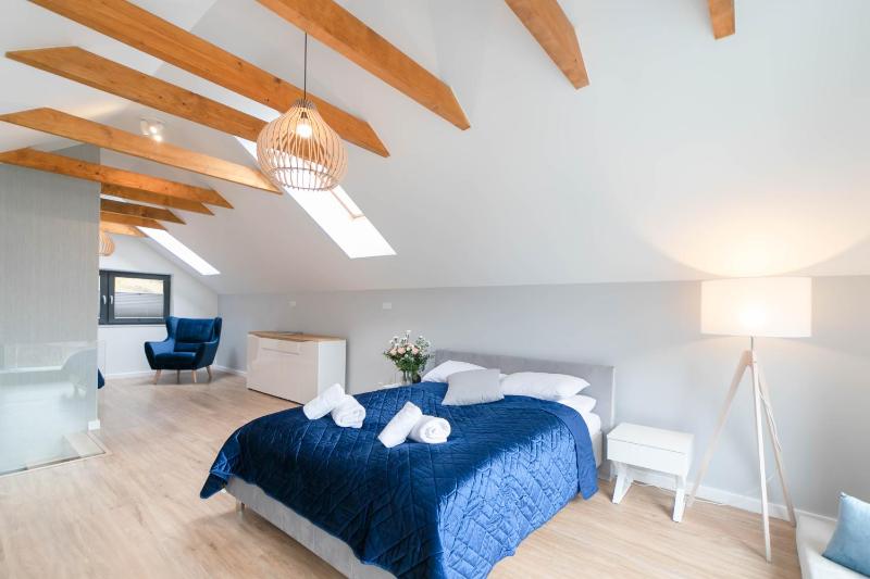 Apartment with Balcony - Marron 10 image 2