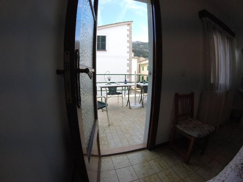 Double Room with Shared Bathroom image 1
