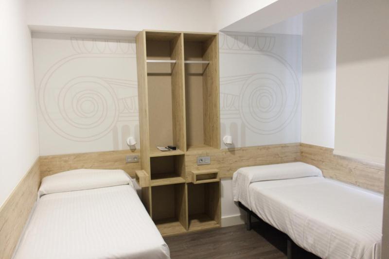Twin Room - Disability Access image 2