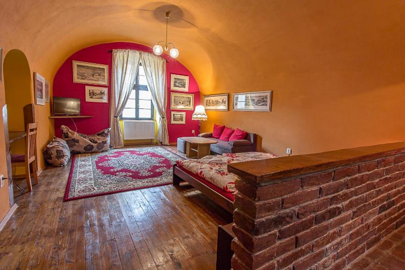 Twin Room with Extra Bed image 3