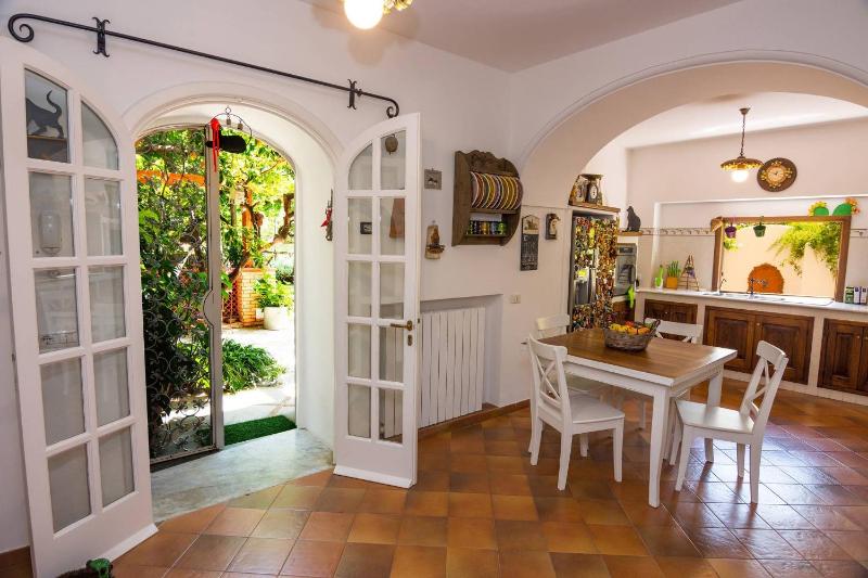 Positano Comfortableapt With Gorgeous Lemongarden - image 4