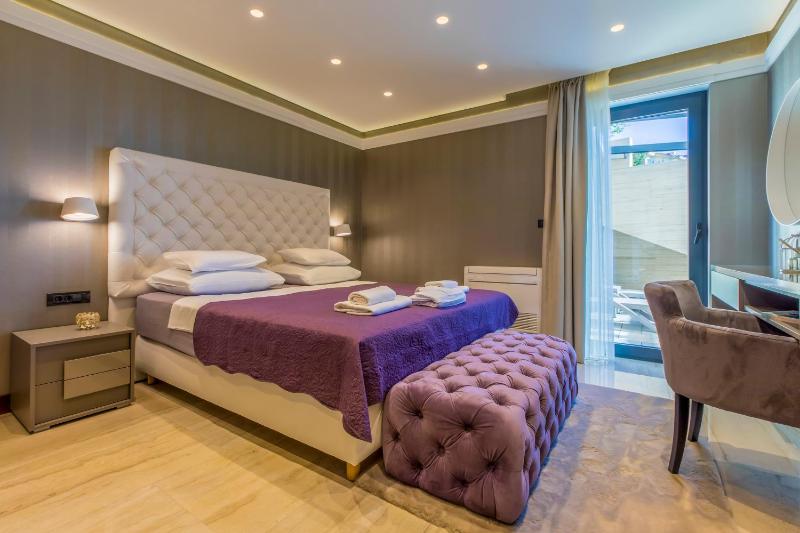 BEACH FRONT VILLA FRAN - DELUXE SEA VIEW SUITE with private jacuzzi # 3 - image 43