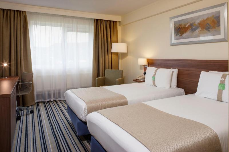 Standard Double Room image 3