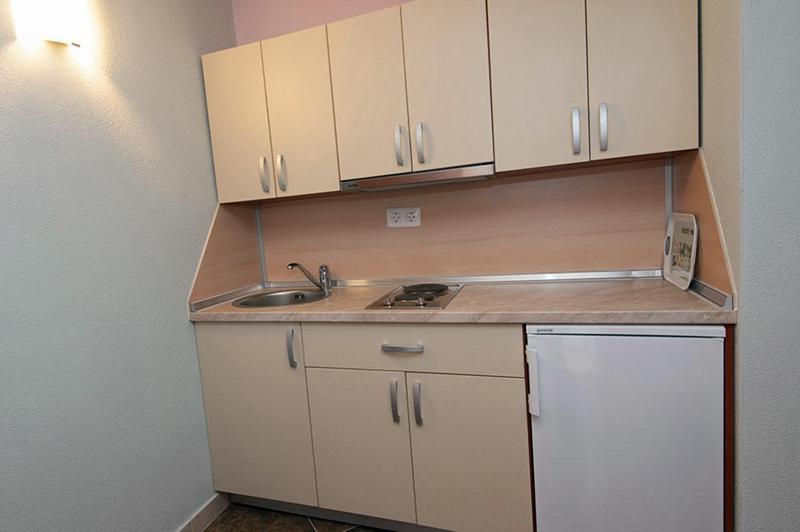 Studio Apartment with Balcony image 4