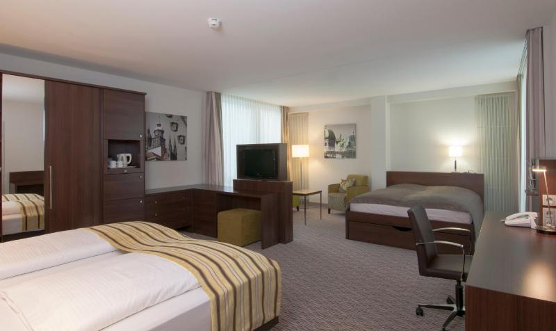 King Suite with Sofa Bed image 4