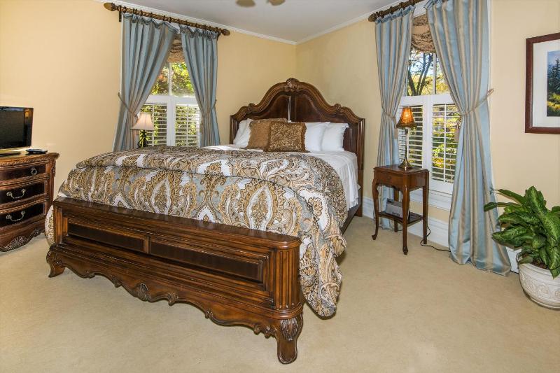 One-Bedroom King Suite image 2