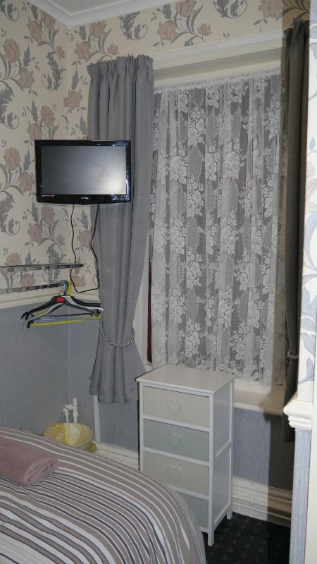 Single Room with Private Bathroom image 2