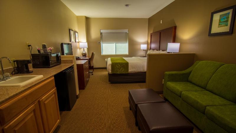 King Suite - Non-Smoking image 1