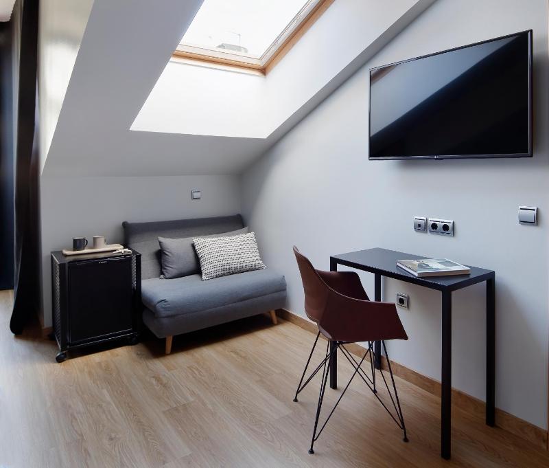 Superior Double Room image 3