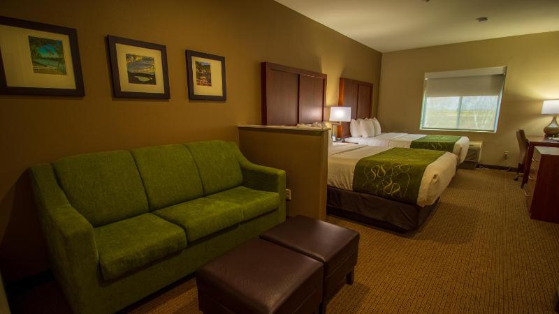 Queen Suite with Two Queen Beds - Non-Smoking image 2