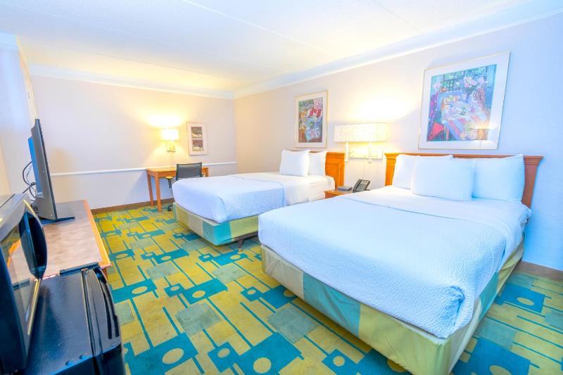 Double Room with Two Double Beds - Non-Smoking image 4