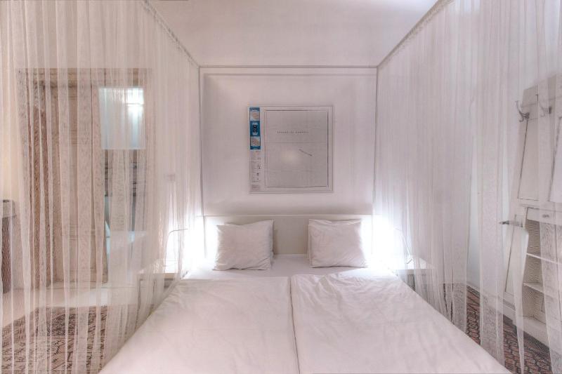 Deluxe Queen Suite image 2