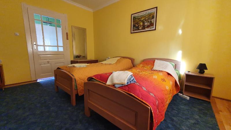 One-Bedroom Apartment image 4