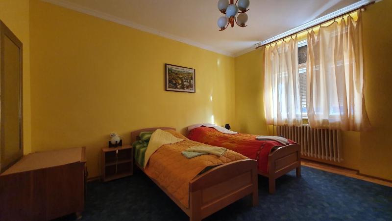 One-Bedroom Apartment image 3