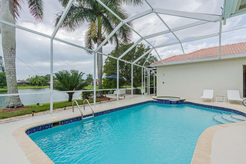 Briarwood- Terrazzo Lane with Lake View - image 41