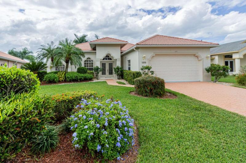 Briarwood- Terrazzo Lane with Lake View - image 19