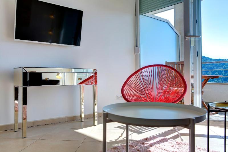 Superior Apartment with Balcony and Sea View image 3