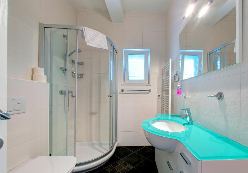 Deluxe Apartment with Balcony and Sea View image 2