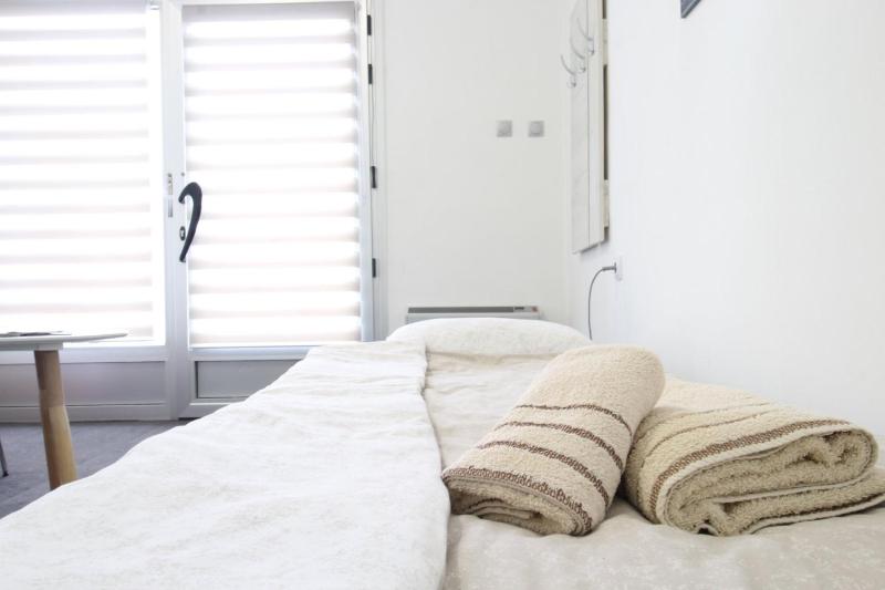 One-Bedroom Apartment image 3
