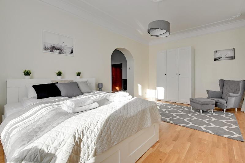 Palermo - Spacious Family Apartment 200 m from Sopot Beach by Lion Apartments - image 11