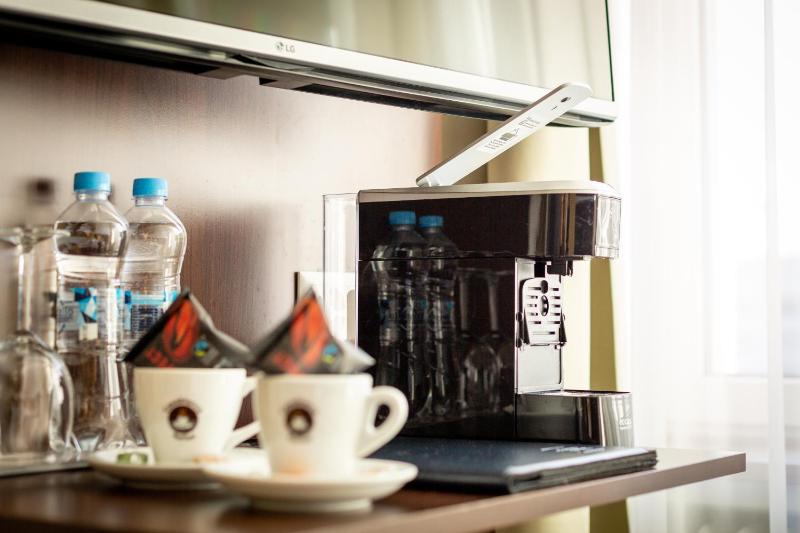 Modern Single Room image 1