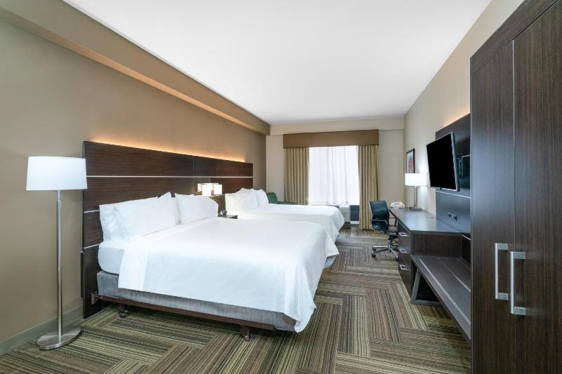 Standard Room with Two Queen Beds image 2