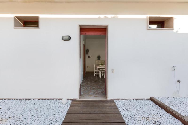 One-Bedroom Apartment image 3