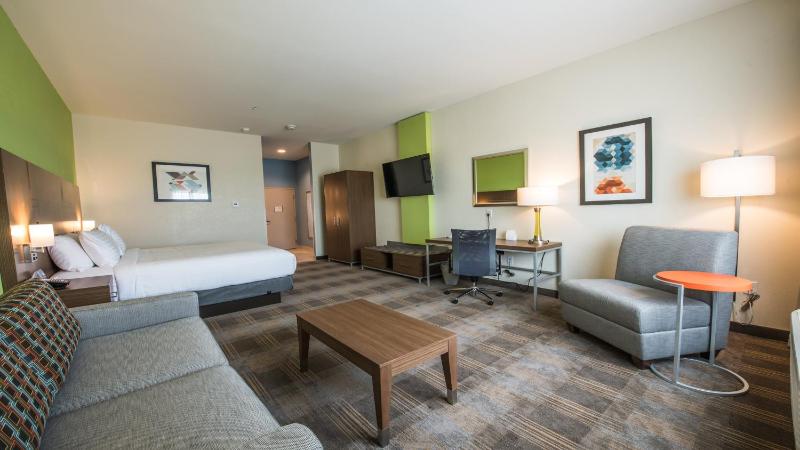 King Suite - Non-Smoking image 3