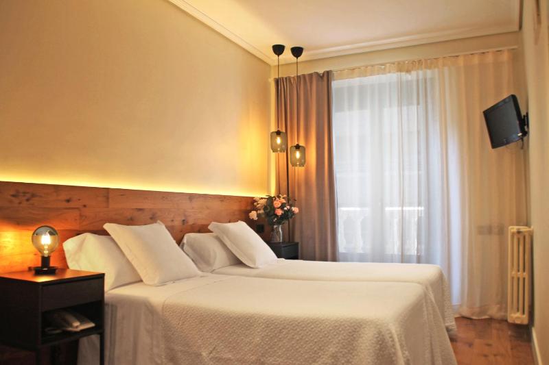 Double or Twin Room image 3