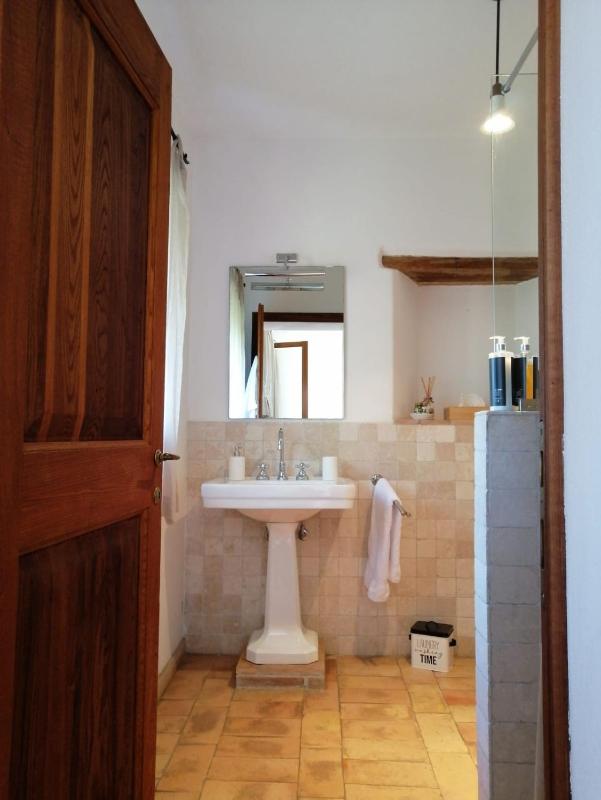 Large Double Room image 4