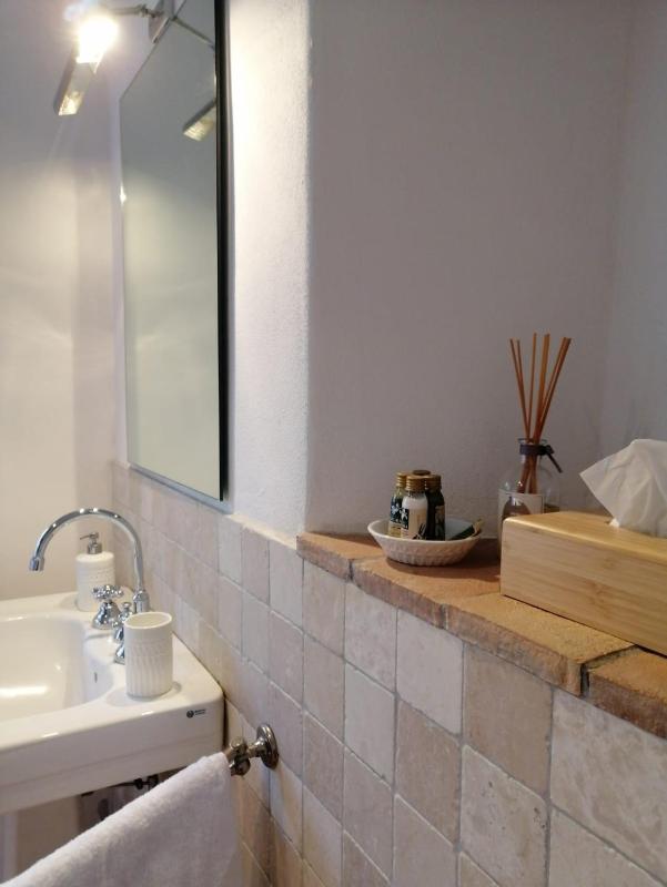 Large Double Room image 3