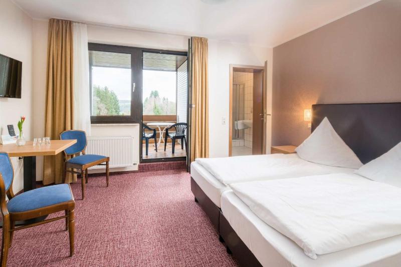 Double Room image 4