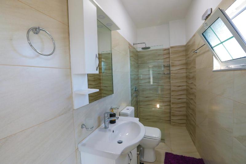 Superior Triple Room with Sea View image 4